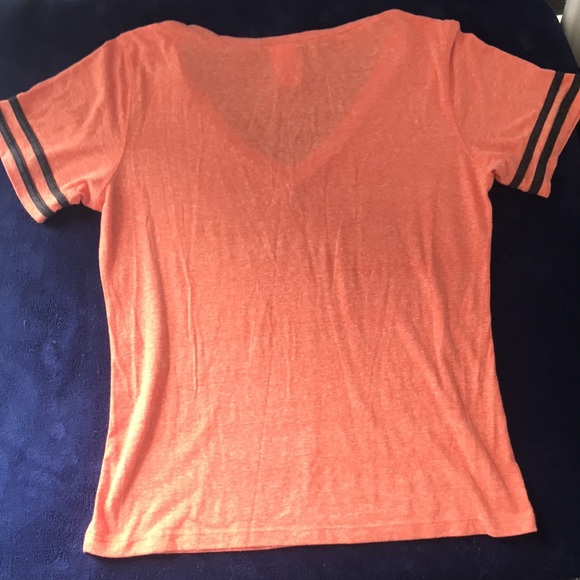 Genuine Merchandise by Campus Lifestyle San Francisco Giant V-Neck Tee - Picture 6 of 6